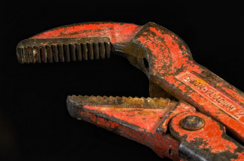 plombier-PLAN D AUPS STE BAUME-min_pipe-wrench-318084